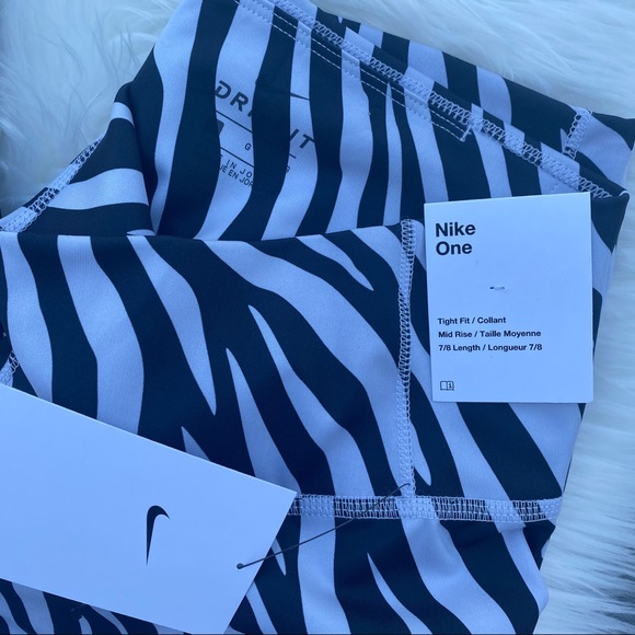 Nike Matching Legging Set - Picture 2 of 4